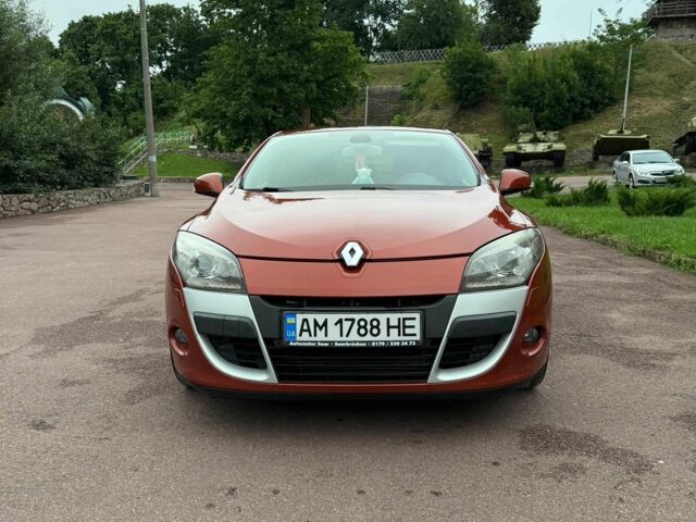 Оранжевый Рено Меган, объемом двигателя 2 л и пробегом 260 тыс. км за 7100 $, фото 5 на Automoto.ua