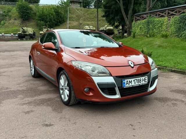 Оранжевый Рено Меган, объемом двигателя 2 л и пробегом 260 тыс. км за 7100 $, фото 9 на Automoto.ua