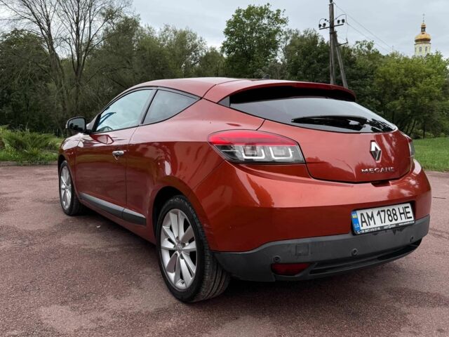 Оранжевый Рено Меган, объемом двигателя 2 л и пробегом 260 тыс. км за 7100 $, фото 4 на Automoto.ua