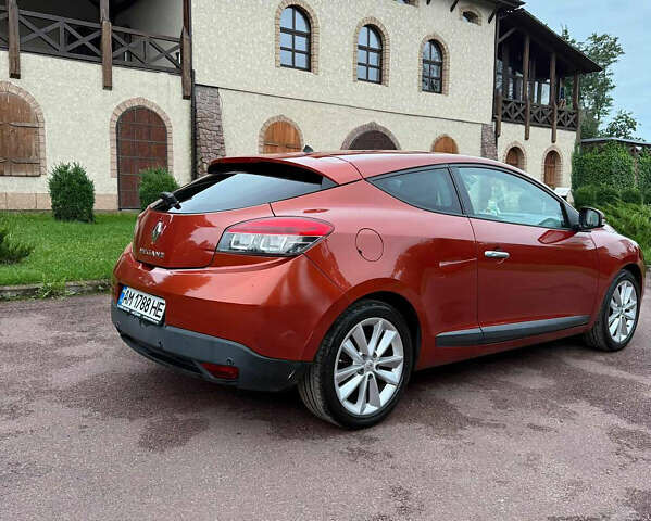 Оранжевый Рено Меган, объемом двигателя 2 л и пробегом 260 тыс. км за 7500 $, фото 1 на Automoto.ua