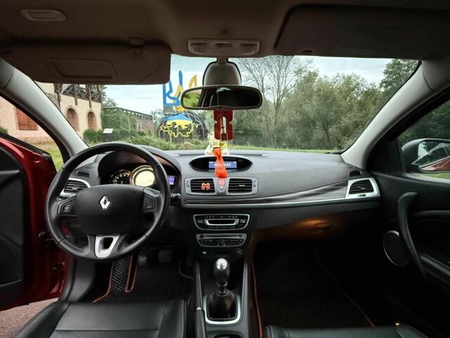 Оранжевый Рено Меган, объемом двигателя 2 л и пробегом 260 тыс. км за 7100 $, фото 10 на Automoto.ua