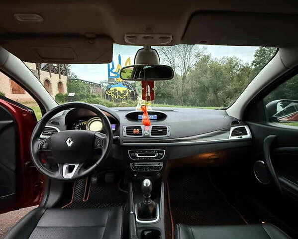 Оранжевый Рено Меган, объемом двигателя 2 л и пробегом 260 тыс. км за 7500 $, фото 6 на Automoto.ua