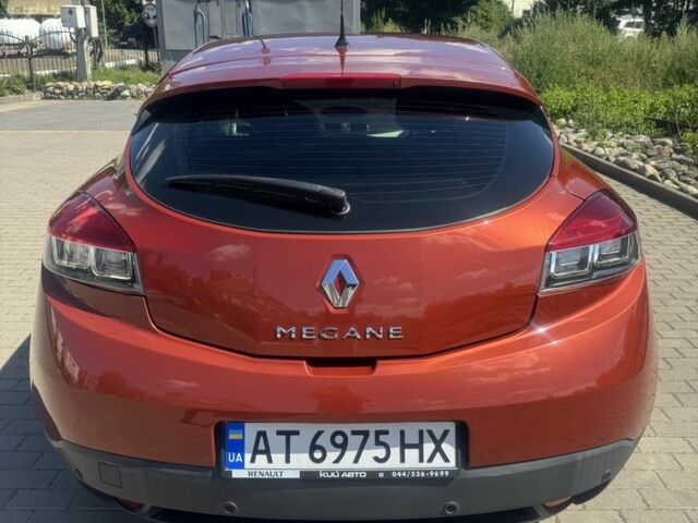 Оранжевый Рено Меган, объемом двигателя 2 л и пробегом 223 тыс. км за 7483 $, фото 2 на Automoto.ua