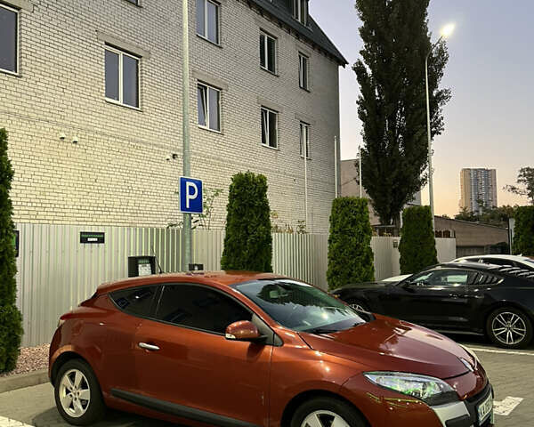 Помаранчевий Рено Меган, об'ємом двигуна 2 л та пробігом 147 тис. км за 7400 $, фото 1 на Automoto.ua