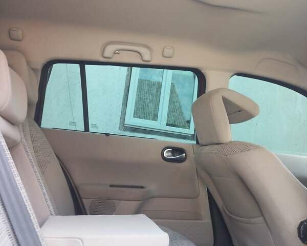 Оранжевый Рено Меган, объемом двигателя 1.6 л и пробегом 293 тыс. км за 4900 $, фото 2 на Automoto.ua