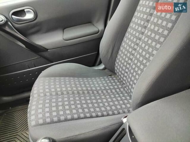 Оранжевый Рено Меган, объемом двигателя 1.6 л и пробегом 163 тыс. км за 5200 $, фото 14 на Automoto.ua