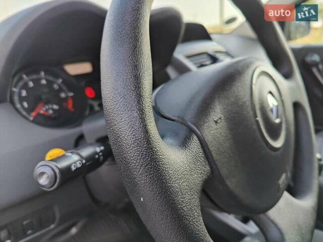 Оранжевый Рено Меган, объемом двигателя 0 л и пробегом 163 тыс. км за 5200 $, фото 25 на Automoto.ua