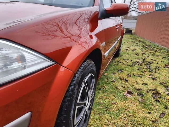 Оранжевый Рено Меган, объемом двигателя 1.6 л и пробегом 163 тыс. км за 5200 $, фото 9 на Automoto.ua