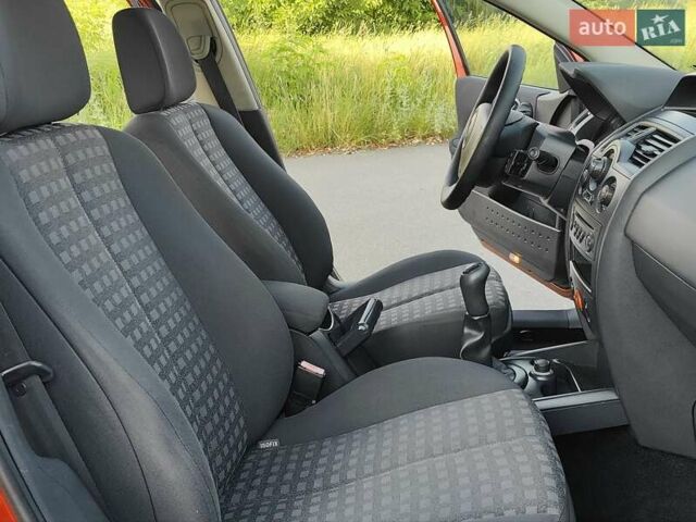 Оранжевый Рено Меган, объемом двигателя 0 л и пробегом 163 тыс. км за 5200 $, фото 43 на Automoto.ua