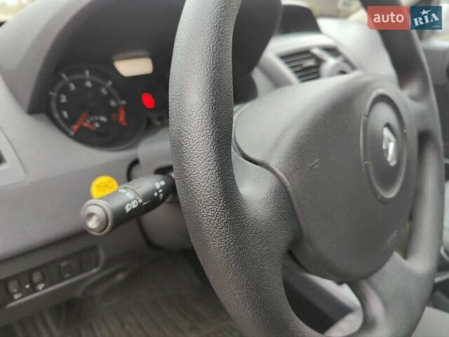 Оранжевый Рено Меган, объемом двигателя 1.6 л и пробегом 163 тыс. км за 5200 $, фото 15 на Automoto.ua