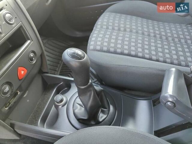 Оранжевый Рено Меган, объемом двигателя 0 л и пробегом 163 тыс. км за 5200 $, фото 28 на Automoto.ua