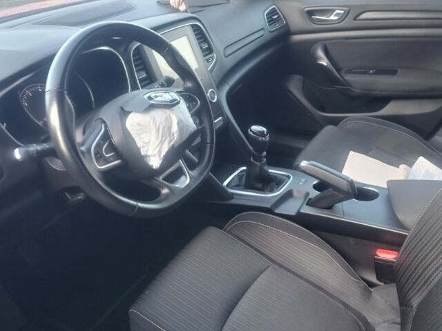 Оранжевый Рено Меган, объемом двигателя 1.2 л и пробегом 129 тыс. км за 7500 $, фото 9 на Automoto.ua