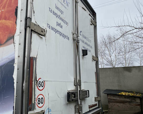 Белый Рено Мидлайнер, объемом двигателя 4.1 л и пробегом 300 тыс. км за 7000 $, фото 4 на Automoto.ua