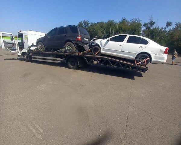 Рено Мидлум 2001 в Ивано-Франковске на Automoto.ua Белый Рено Мидлум, объемом двигателя 4.1 л и пробегом 600 тыс. км за 14500 $, фото 4 на Automoto.ua