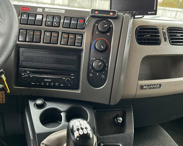 Білий Рено Мідлум, об'ємом двигуна 4.75 л та пробігом 317 тис. км за 48900 $, фото 9 на Automoto.ua