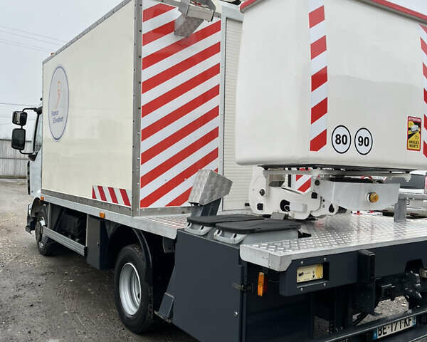 Білий Рено Мідлум, об'ємом двигуна 4.75 л та пробігом 317 тис. км за 48900 $, фото 3 на Automoto.ua