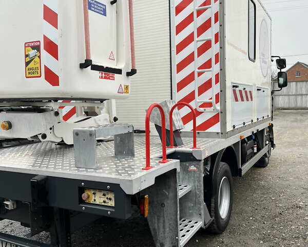 Білий Рено Мідлум, об'ємом двигуна 4.75 л та пробігом 317 тис. км за 48900 $, фото 2 на Automoto.ua