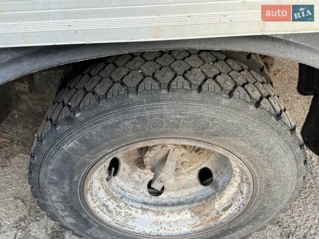 Белый Рено Мидлум, объемом двигателя 4.1 л и пробегом 570 тыс. км за 9500 $, фото 12 на Automoto.ua