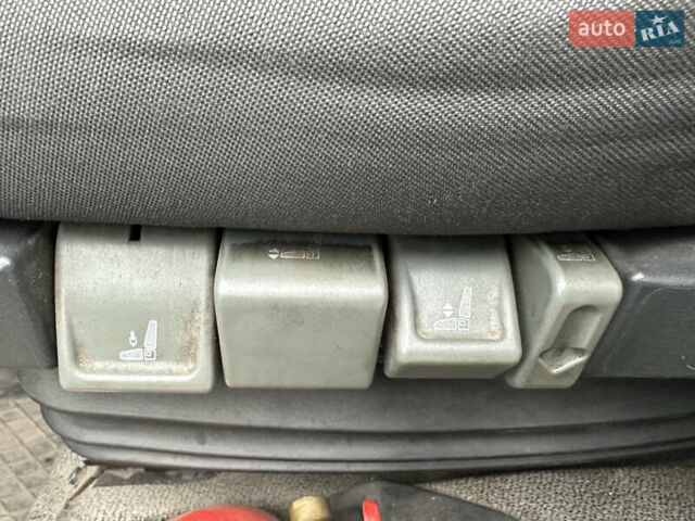 Білий Рено Мідлум, об'ємом двигуна 4.76 л та пробігом 334 тис. км за 19000 $, фото 23 на Automoto.ua