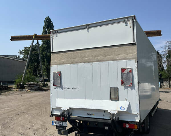 Белый Рено Мидлум, объемом двигателя 4.76 л и пробегом 380 тыс. км за 16000 $, фото 3 на Automoto.ua