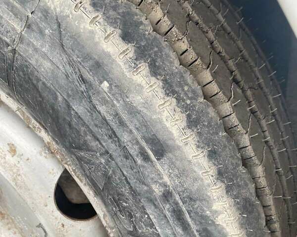 Белый Рено Мидлум, объемом двигателя 4.12 л и пробегом 1 тыс. км за 13000 $, фото 6 на Automoto.ua