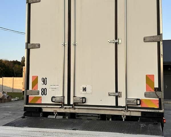 Белый Рено Мидлум, объемом двигателя 6.2 л и пробегом 703 тыс. км за 22000 $, фото 3 на Automoto.ua