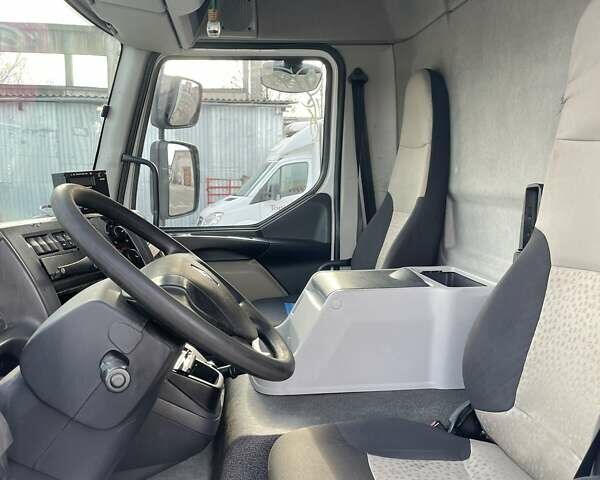 Белый Рено Мидлум, объемом двигателя 4.8 л и пробегом 386 тыс. км за 17300 $, фото 9 на Automoto.ua