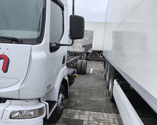 Белый Рено Мидлум, объемом двигателя 4.76 л и пробегом 386 тыс. км за 10400 $, фото 8 на Automoto.ua