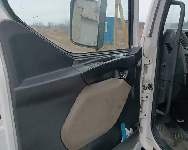 Рено Мідлум 2010 у Києві на Automoto.ua Білий Рено Мідлум, об'ємом двигуна 4.8 л та пробігом 365 тис. км за 22000 $, фото 11 на Automoto.ua