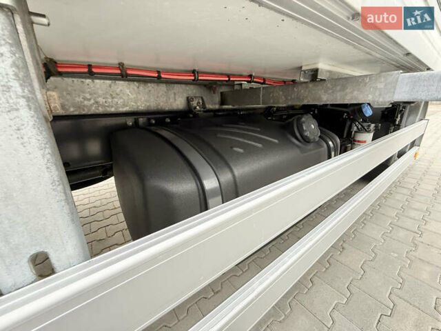 Білий Рено Мідлум, об'ємом двигуна 4.8 л та пробігом 304 тис. км за 33800 $, фото 17 на Automoto.ua