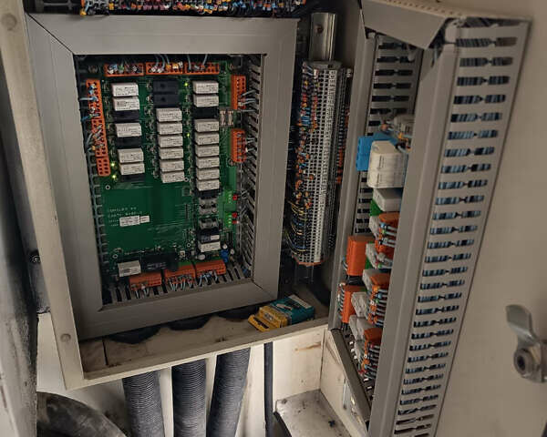 Рено Мідлум, об'ємом двигуна 0 л та пробігом 231 тис. км за 37000 $, фото 8 на Automoto.ua