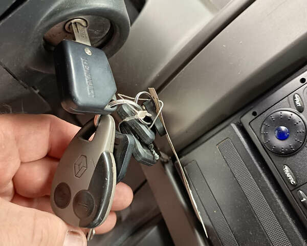 Рено Мідлум, об'ємом двигуна 0 л та пробігом 231 тис. км за 36500 $, фото 5 на Automoto.ua