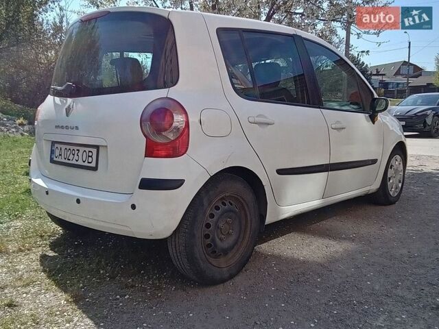 Белый Рено Модус, объемом двигателя 1.6 л и пробегом 146 тыс. км за 4150 $, фото 10 на Automoto.ua
