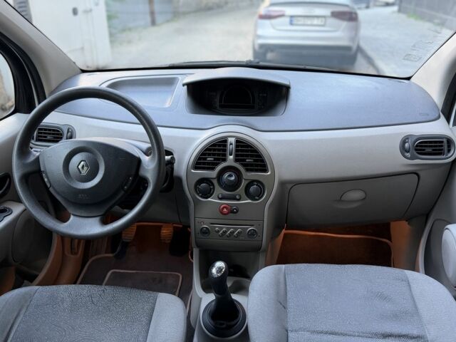 Белый Рено Модус, объемом двигателя 1.5 л и пробегом 265 тыс. км за 3402 $, фото 11 на Automoto.ua
