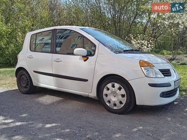 Белый Рено Модус, объемом двигателя 1.6 л и пробегом 146 тыс. км за 4150 $, фото 12 на Automoto.ua