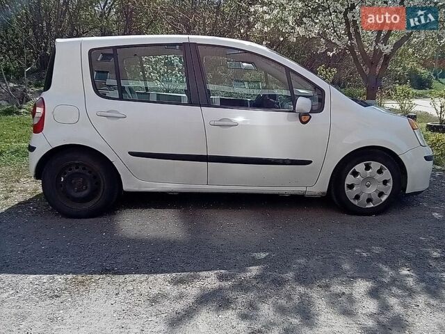 Белый Рено Модус, объемом двигателя 1.6 л и пробегом 146 тыс. км за 4150 $, фото 2 на Automoto.ua