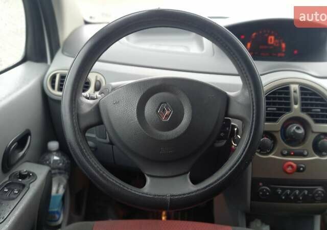Рено Модус 2007 в Черкассах на Automoto.ua Белый Рено Модус, объемом двигателя 1.1 л и пробегом 166 тыс. км за 4400 $, фото 18 на Automoto.ua