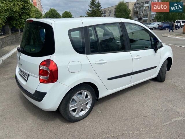 Белый Рено Модус, объемом двигателя 1.1 л и пробегом 184 тыс. км за 5750 $, фото 2 на Automoto.ua