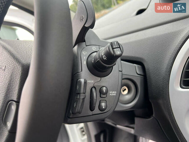 Білий Рено Модус, об'ємом двигуна 1.6 л та пробігом 196 тис. км за 6150 $, фото 15 на Automoto.ua