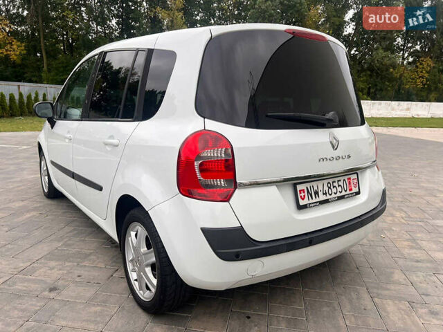 Білий Рено Модус, об'ємом двигуна 1.6 л та пробігом 196 тис. км за 6150 $, фото 3 на Automoto.ua
