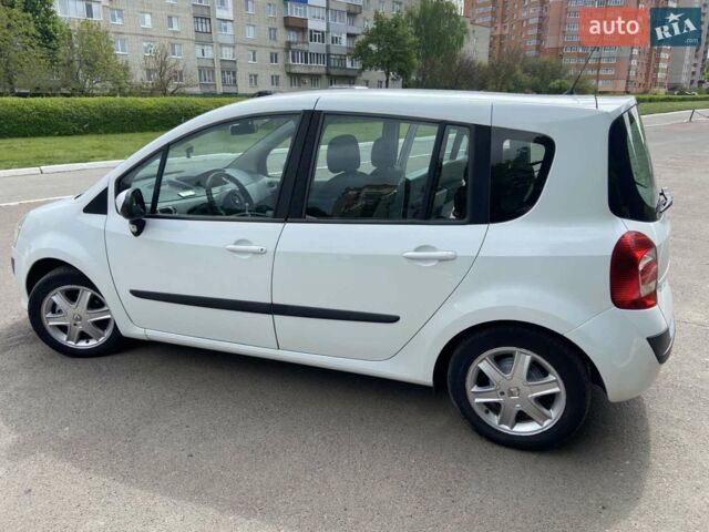 Белый Рено Модус, объемом двигателя 1.1 л и пробегом 184 тыс. км за 5750 $, фото 16 на Automoto.ua