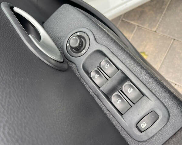 Білий Рено Модус, об'ємом двигуна 1.6 л та пробігом 196 тис. км за 6150 $, фото 16 на Automoto.ua