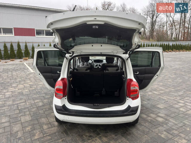 Белый Рено Модус, объемом двигателя 1.6 л и пробегом 196 тыс. км за 5950 $, фото 7 на Automoto.ua