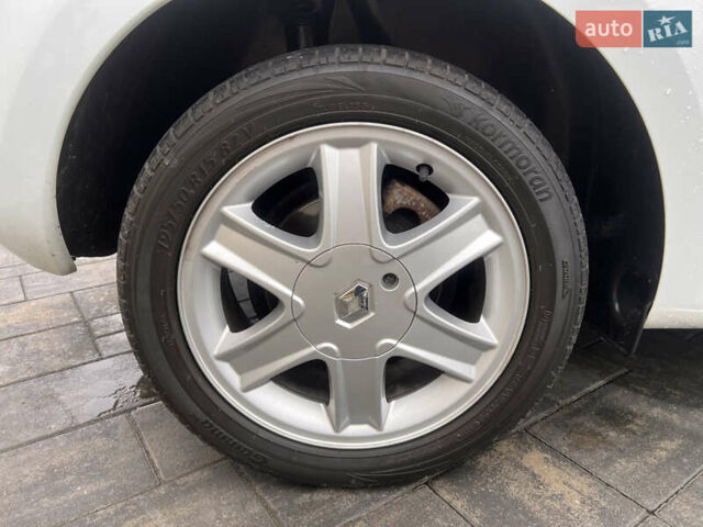Белый Рено Модус, объемом двигателя 1.6 л и пробегом 196 тыс. км за 5950 $, фото 21 на Automoto.ua