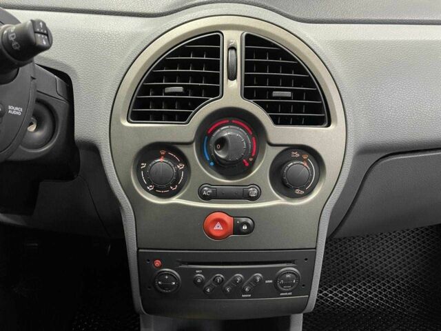 Білий Рено Модус, об'ємом двигуна 1.5 л та пробігом 202 тис. км за 3990 $, фото 17 на Automoto.ua