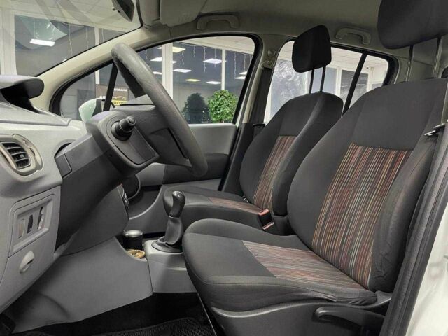 Білий Рено Модус, об'ємом двигуна 1.5 л та пробігом 202 тис. км за 3990 $, фото 9 на Automoto.ua