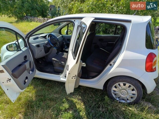 Белый Рено Модус, объемом двигателя 1.2 л и пробегом 206 тыс. км за 4200 $, фото 4 на Automoto.ua