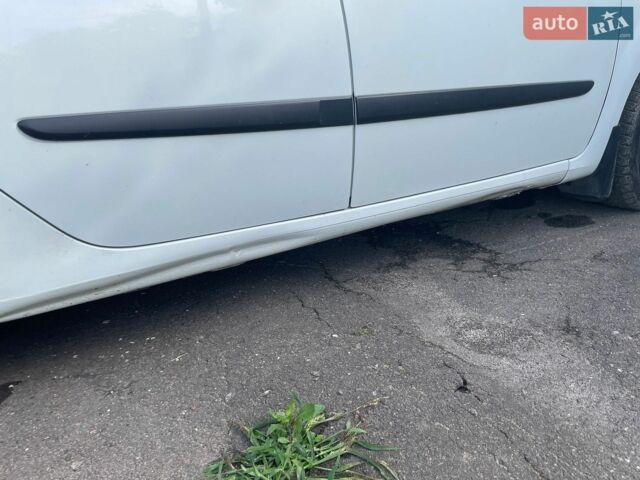 Белый Рено Модус, объемом двигателя 1.46 л и пробегом 264 тыс. км за 4900 $, фото 12 на Automoto.ua