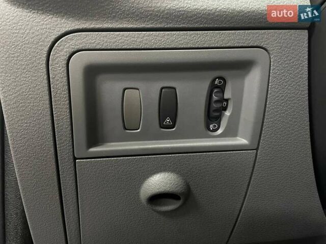 Білий Рено Модус, об'ємом двигуна 1.46 л та пробігом 202 тис. км за 3990 $, фото 18 на Automoto.ua