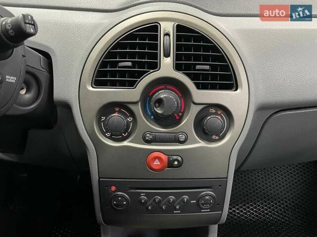 Білий Рено Модус, об'ємом двигуна 1.46 л та пробігом 202 тис. км за 3990 $, фото 26 на Automoto.ua